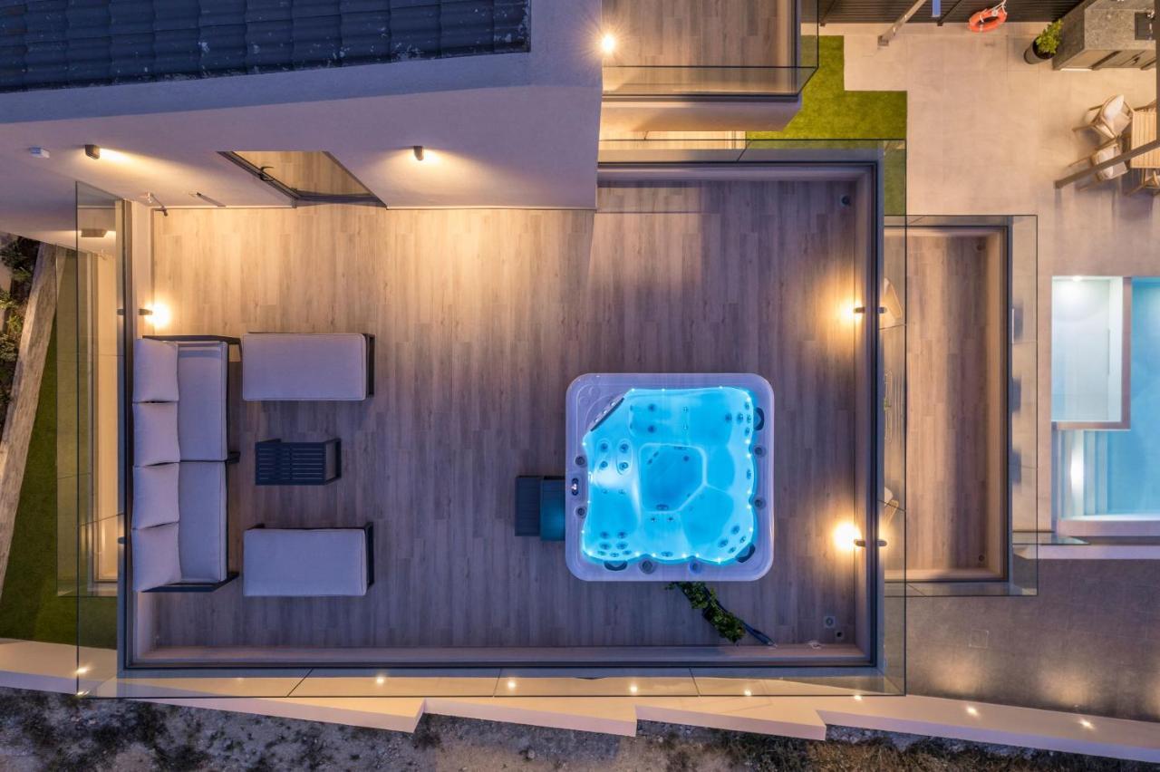 Villa Ekphrasis With Sea View And Jacuzzi Ravdhoúkha Exterior foto